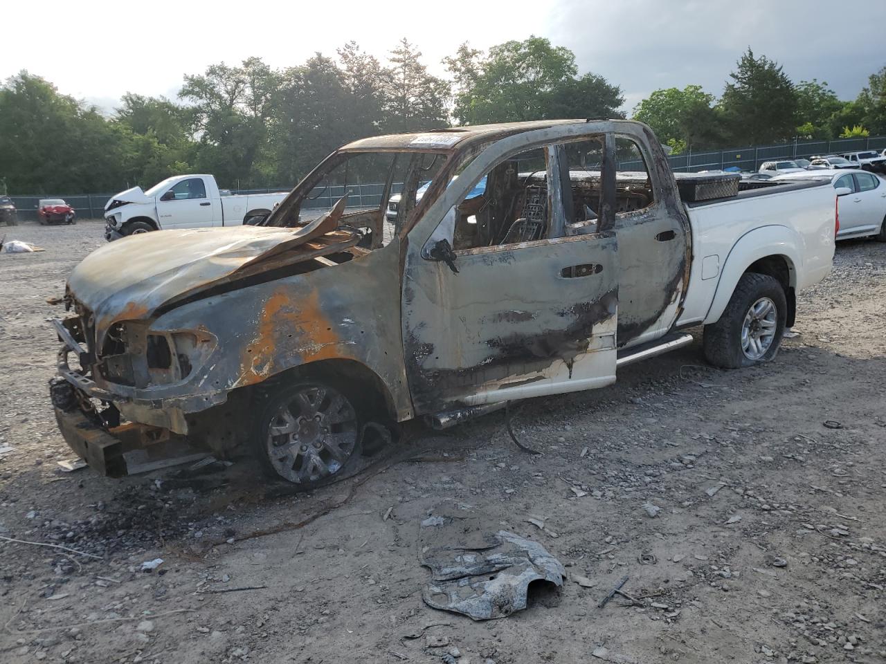 2005 Toyota Tundra Double Cab Limited for Sale in Madisonville, TN - Burn