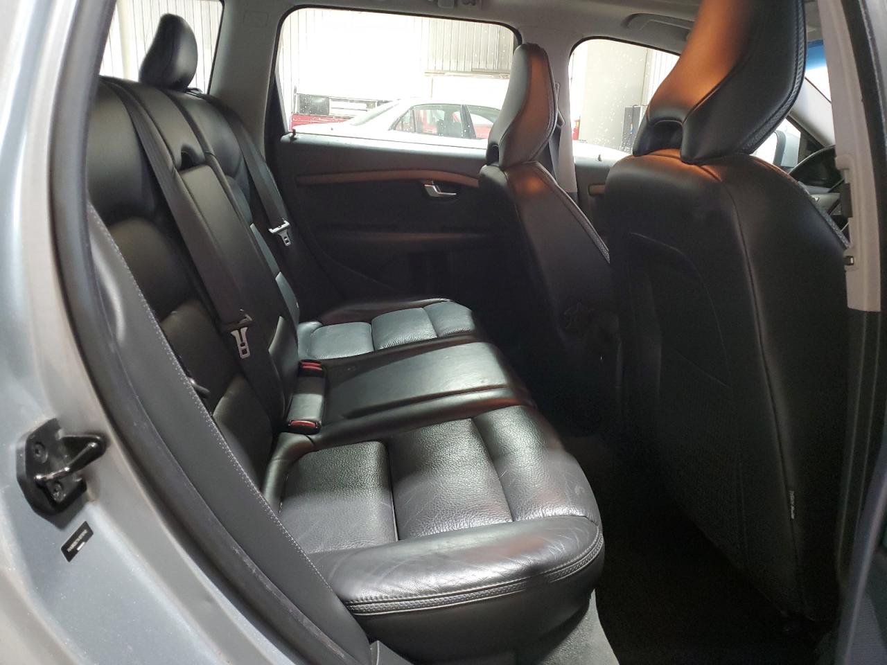 2010 Volvo Xc70 3.2 VIN: YV4960BZ1A1079740 Lot: 61943605