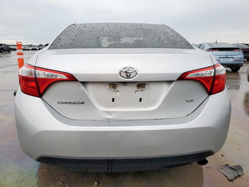 Sedans TOYOTA COROLLA 2015 Srebrny