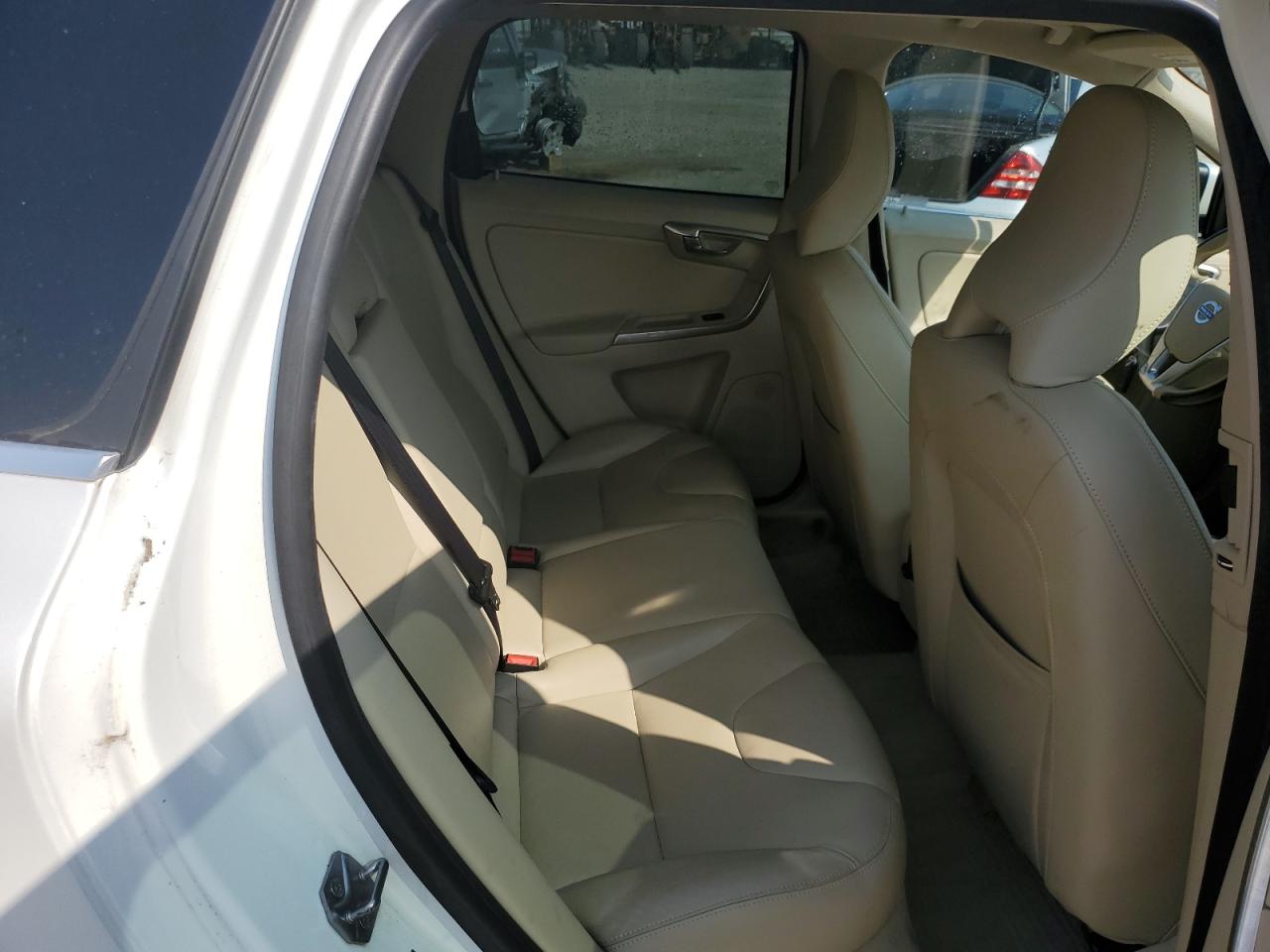 2015 Volvo Xc60 T5 Premier VIN: YV440MDK1F2683132 Lot: 59950165