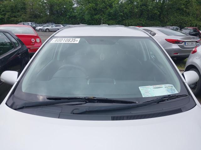 2011 TOYOTA AURIS