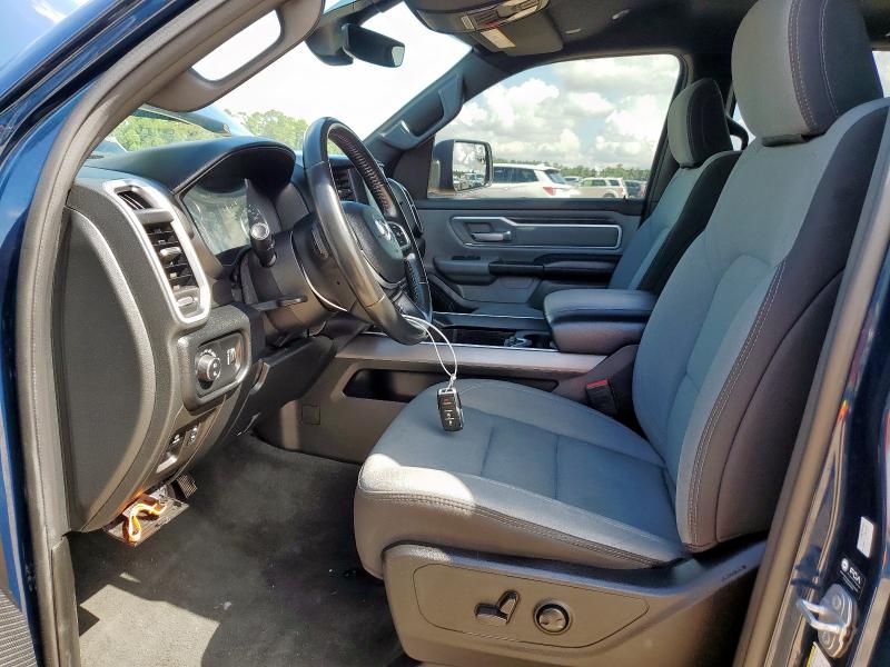  RAM 1500 2022 Granatowy