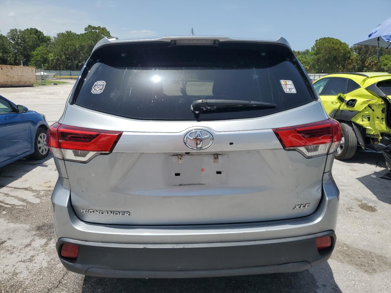 2017 Toyota Highlander Se VIN: 5TDKZRFH9HS517726 Lot: 62833065