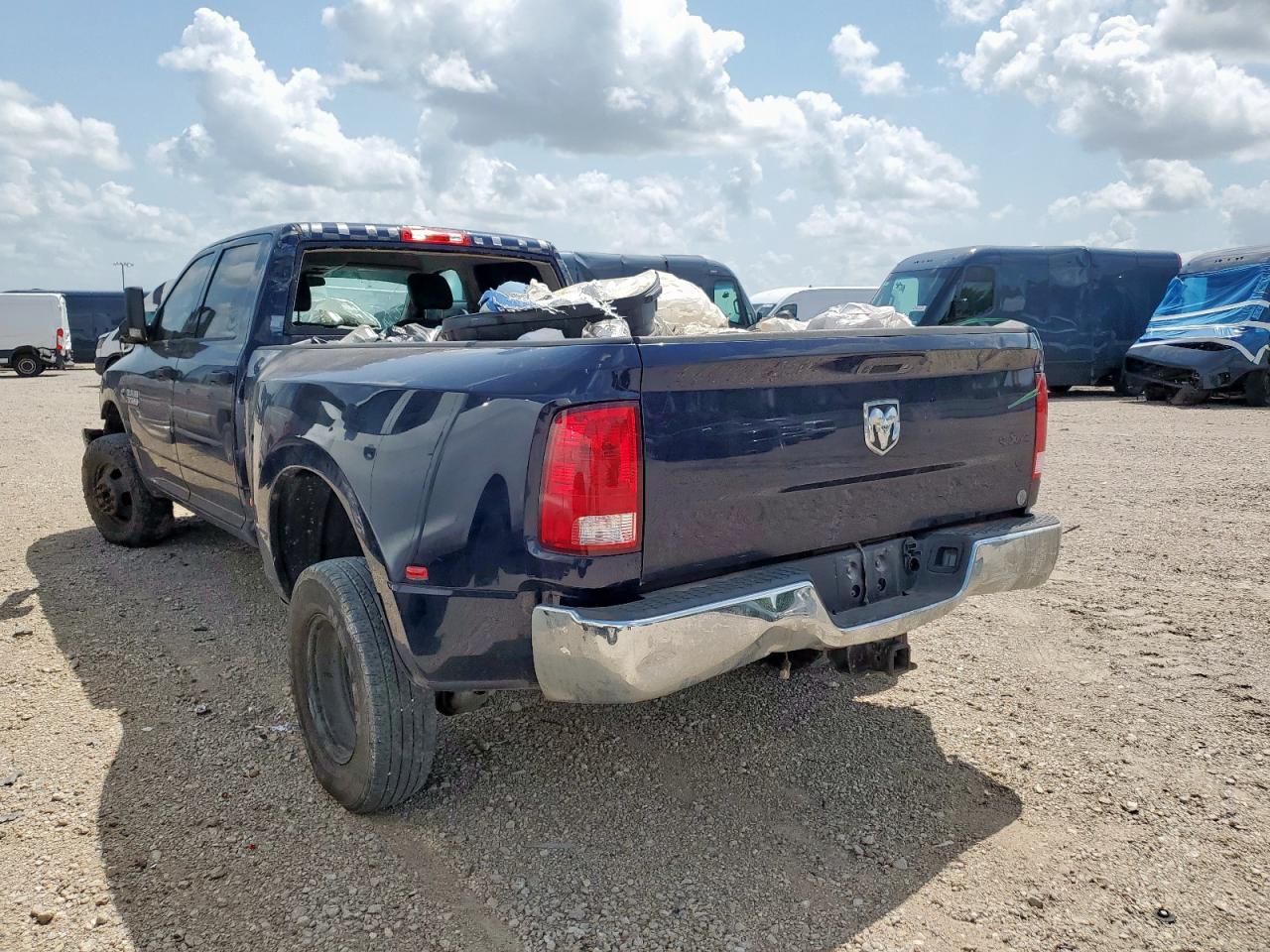 RAM All Models 2018 VIN 3C63RRGLXJG422000 photo 3