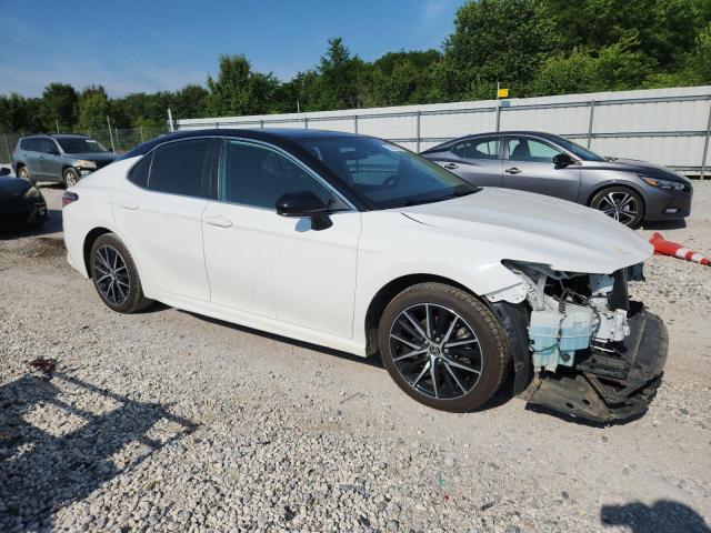  TOYOTA CAMRY 2021 Белы