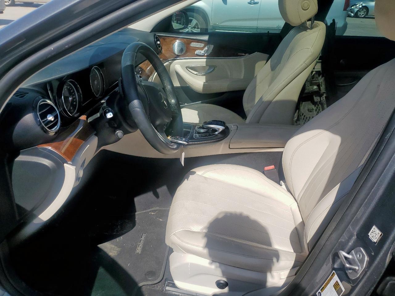 2018 Mercedes-Benz E 300 VIN: WDDZF4JBXJA391981 Lot: 62967735