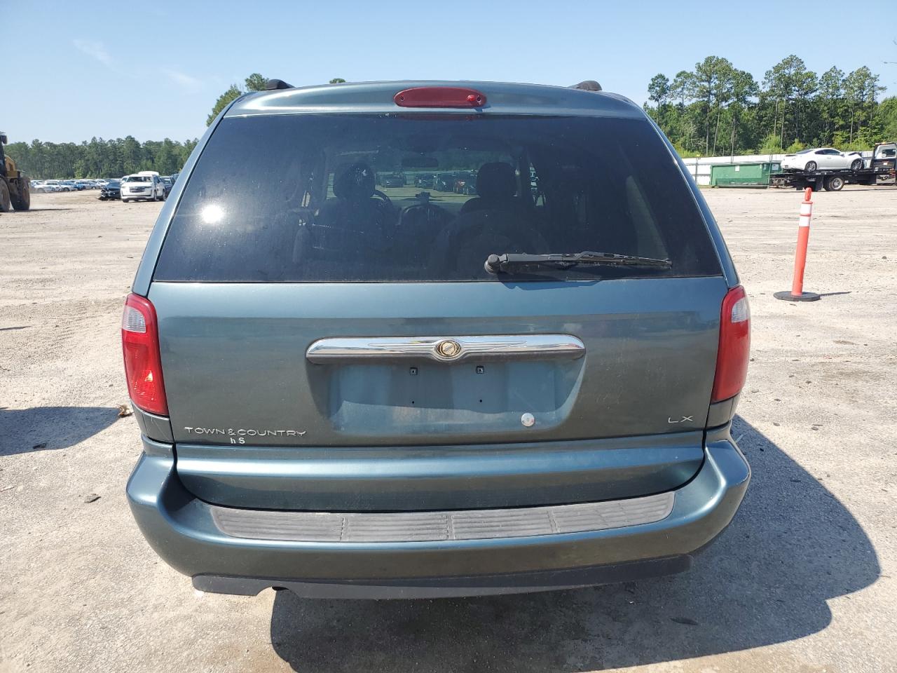 2007 Chrysler Town & Country Lx VIN: 2A4GP44RX7R235428 Lot: 62664055