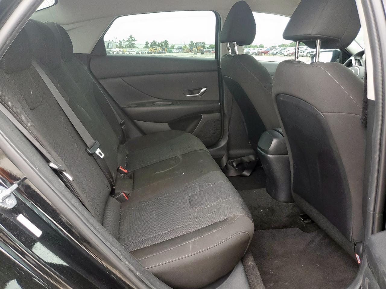 2023 Hyundai Elantra - Image 10