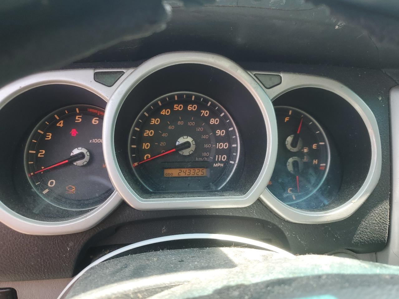 2004 Toyota 4Runner Limited VIN: JTEBU17R140055632 Lot: 60773535