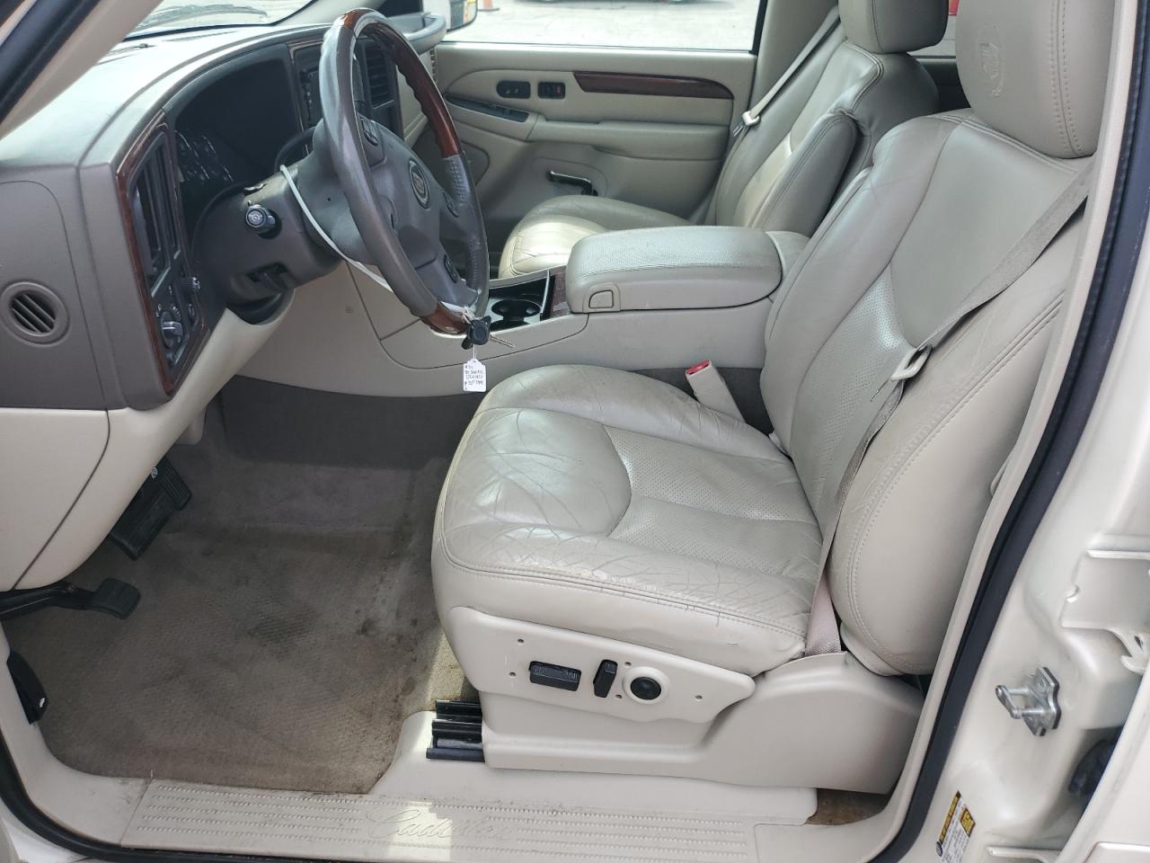2005 Cadillac Escalade Luxury VIN: 1GYEC63N45R267288 Lot: 62376215