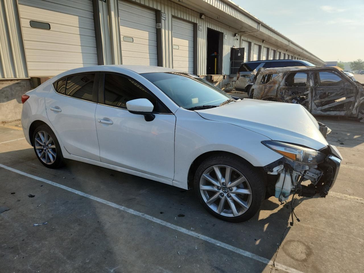 MAZDA 3 2017 VIN 3MZBN1V78HM109284 zdjęcie 4