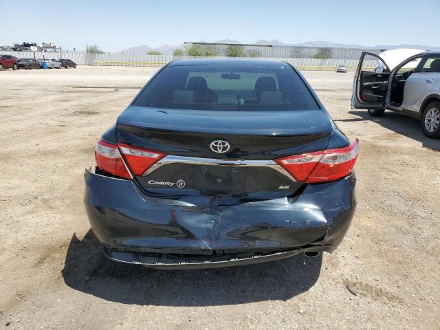 Sedans TOYOTA CAMRY 2017 Granatowy