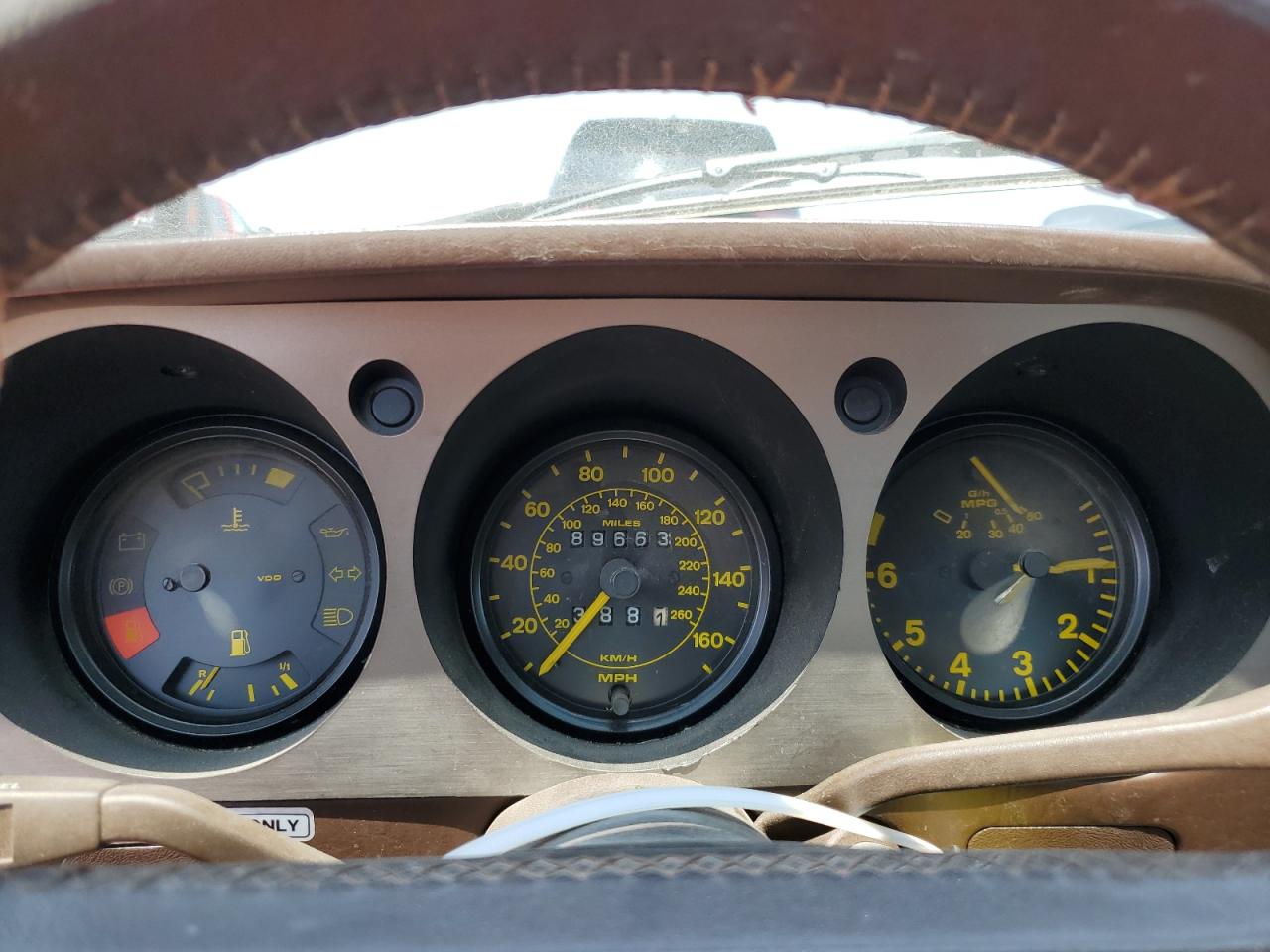 1985 Porsche 944 VIN: WP0AA0940FN471150 Lot: 60061975