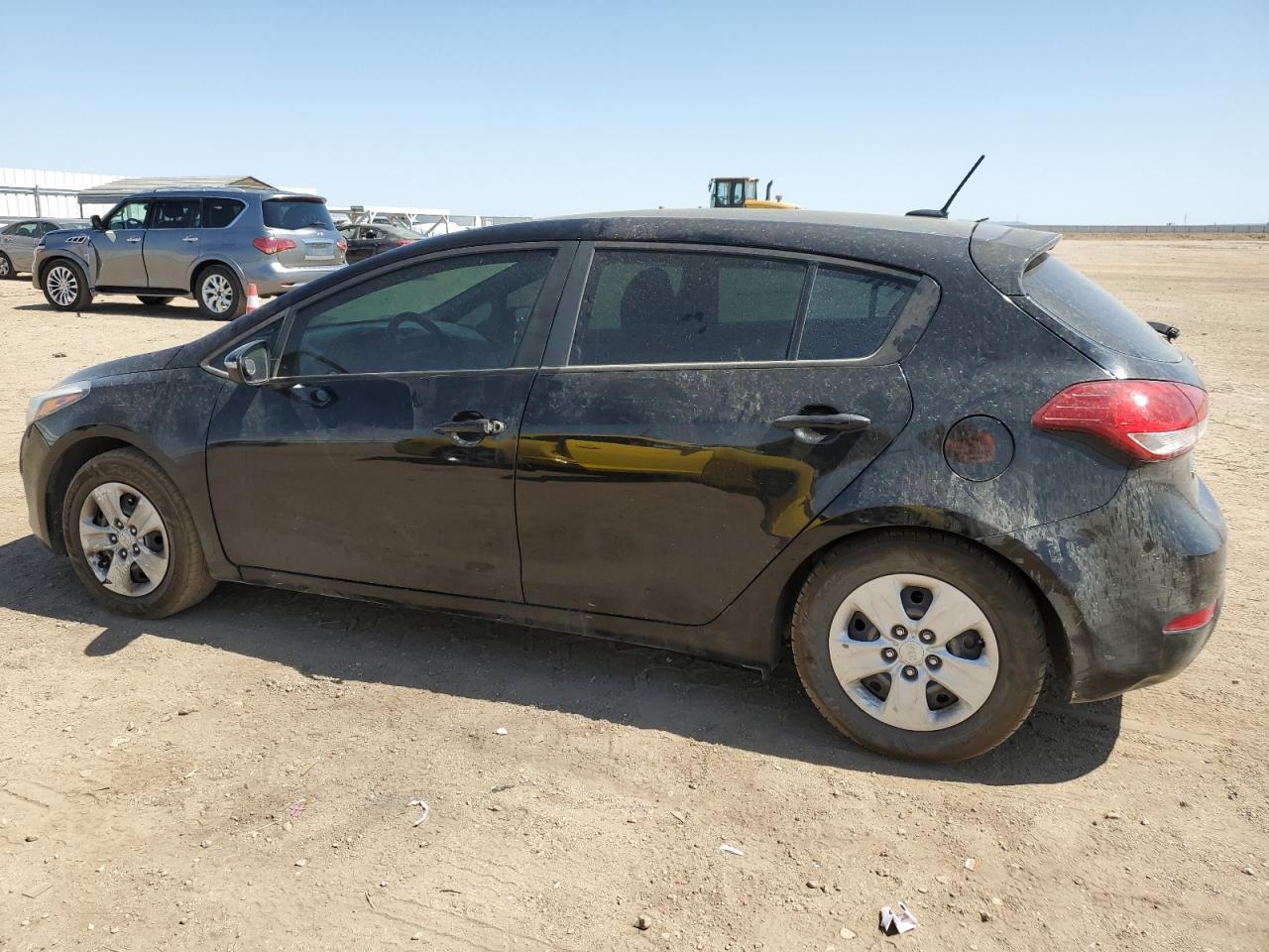 KIA FORTE 2017 VIN KNAFK5A84H5677330 photo 2
