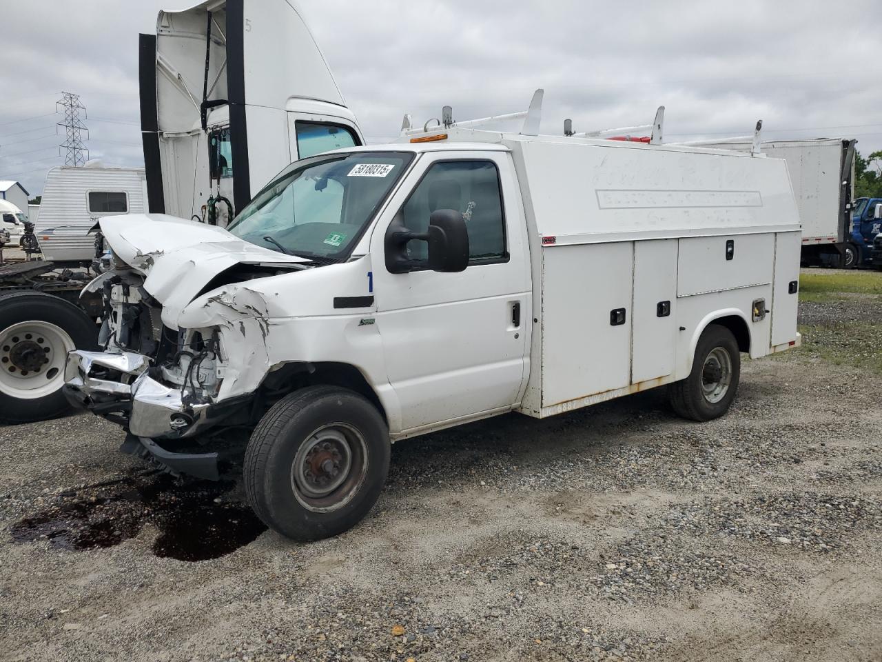 2015 Ford Econoline E350 Super Duty Cutaway Van იყიდება Glassboro-ში, NJ - Front End
