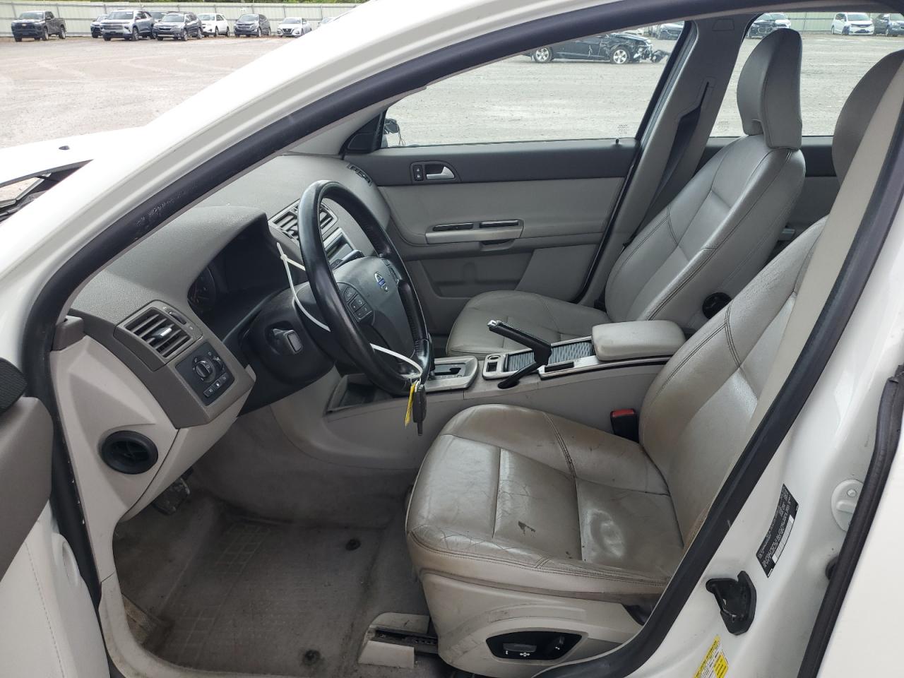 2010 Volvo V50 2.4I VIN: YV1390MW5A2528814 Lot: 60732265