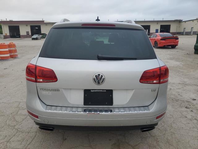  VOLKSWAGEN TOUAREG 2013 Srebrny