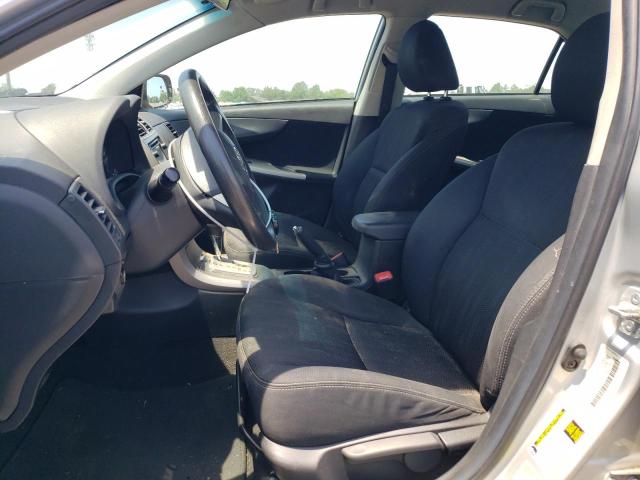 Sedans TOYOTA COROLLA 2013 Srebrny