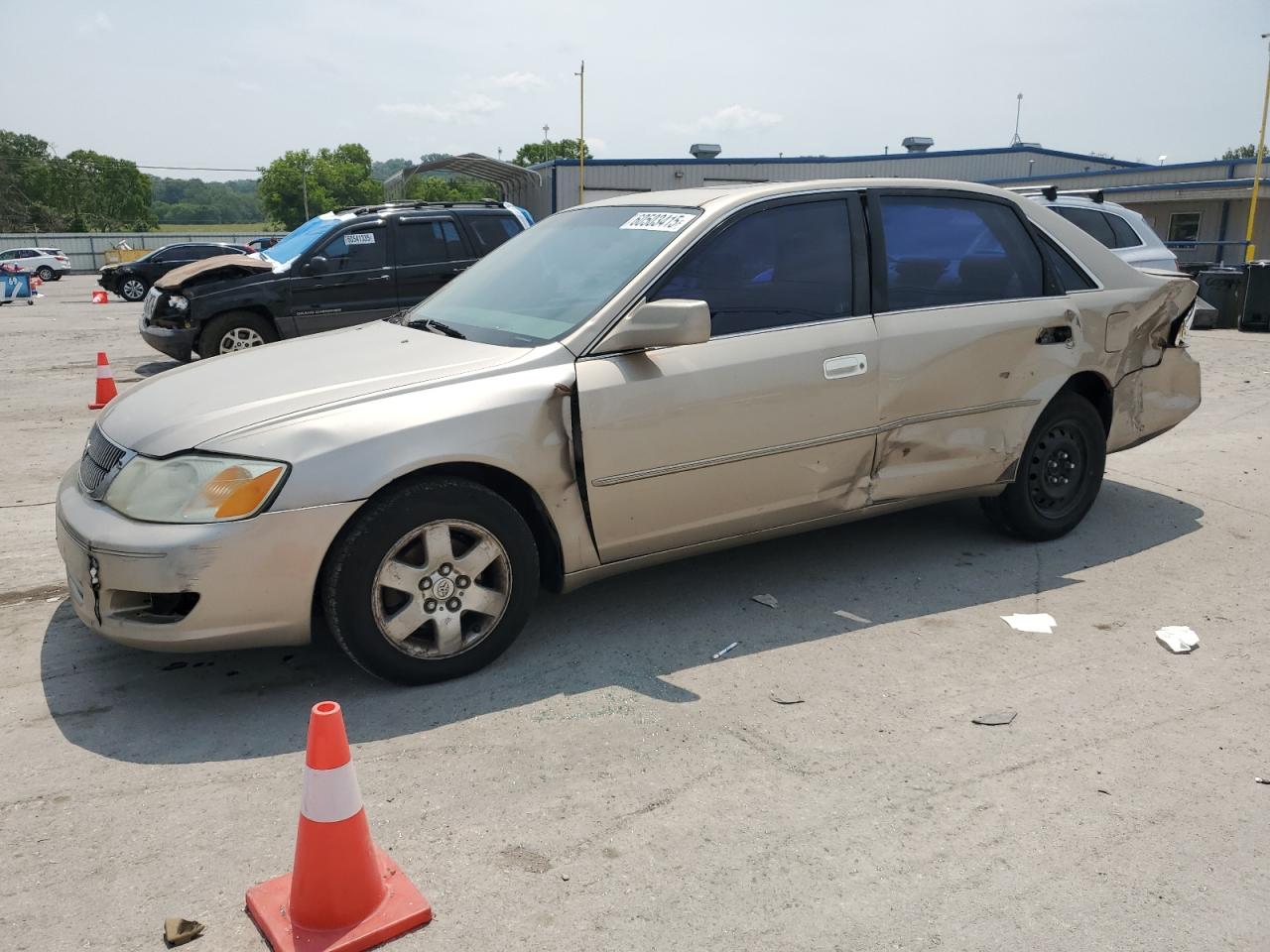 2000 Toyota Avalon Xl for Sale in Lebanon, TN - Side