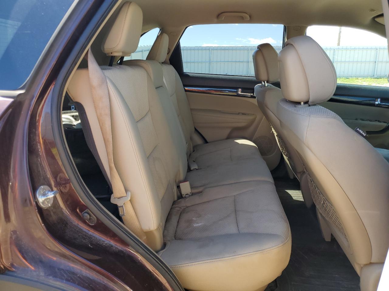 2011 Kia Sorento Base VIN: 5XYKTDA22BG136344 Lot: 63240055