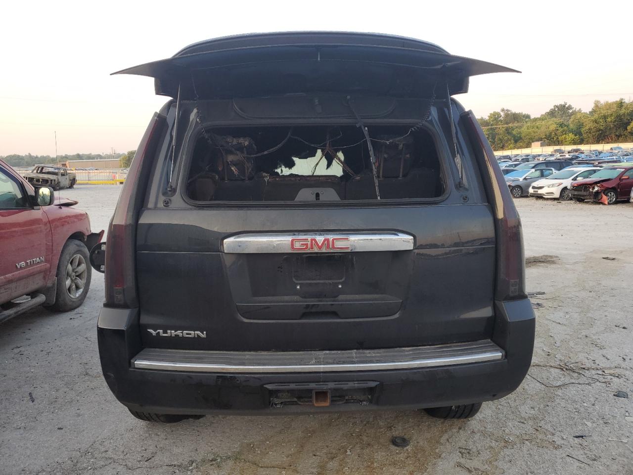 2019 GMC Yukon Denali VIN: 1GKS2CKJ0KR108793 Lot: 59907475