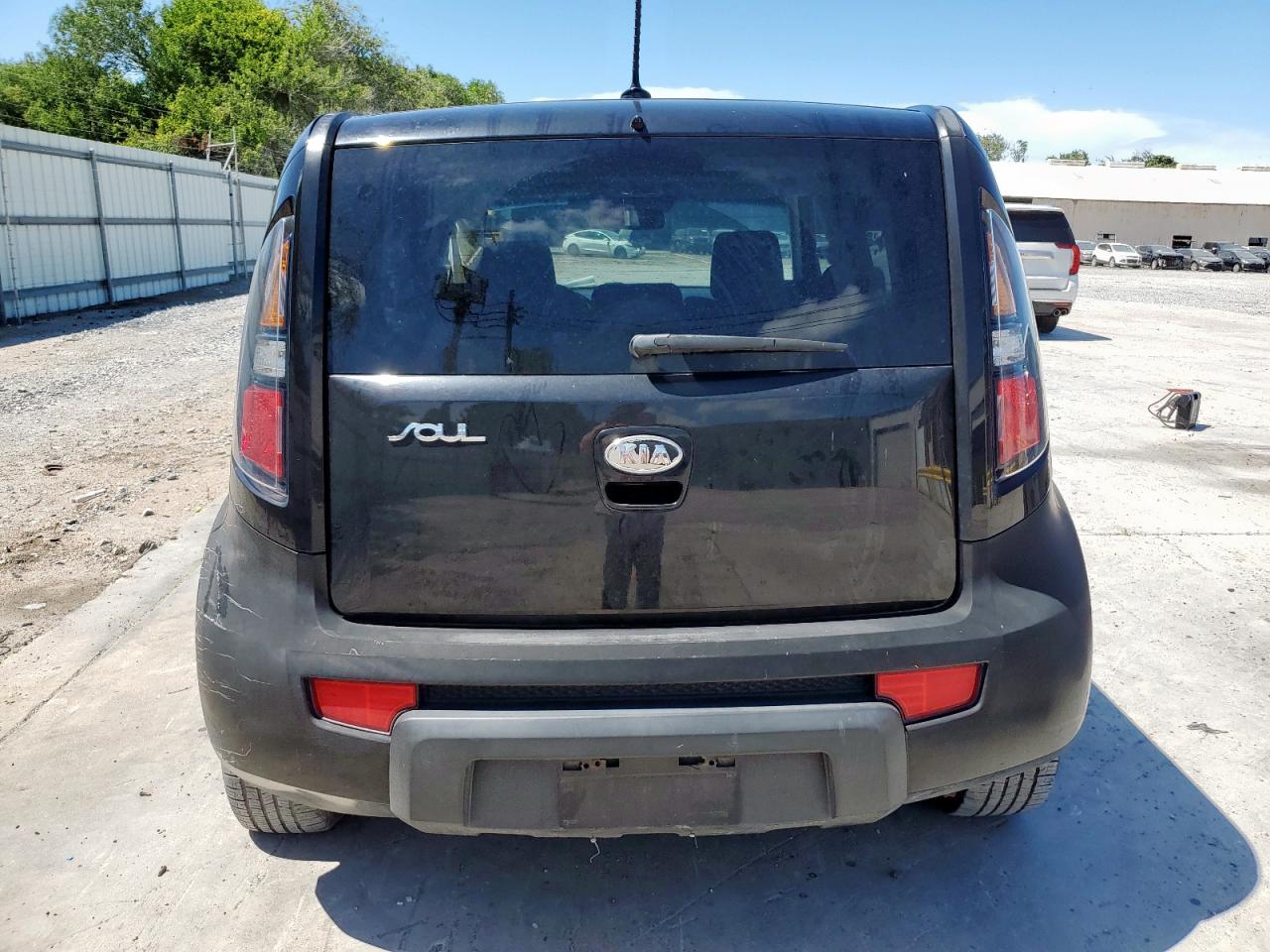 2010 Kia Soul + VIN: KNDJT2A20A7077712 Lot: 62913045