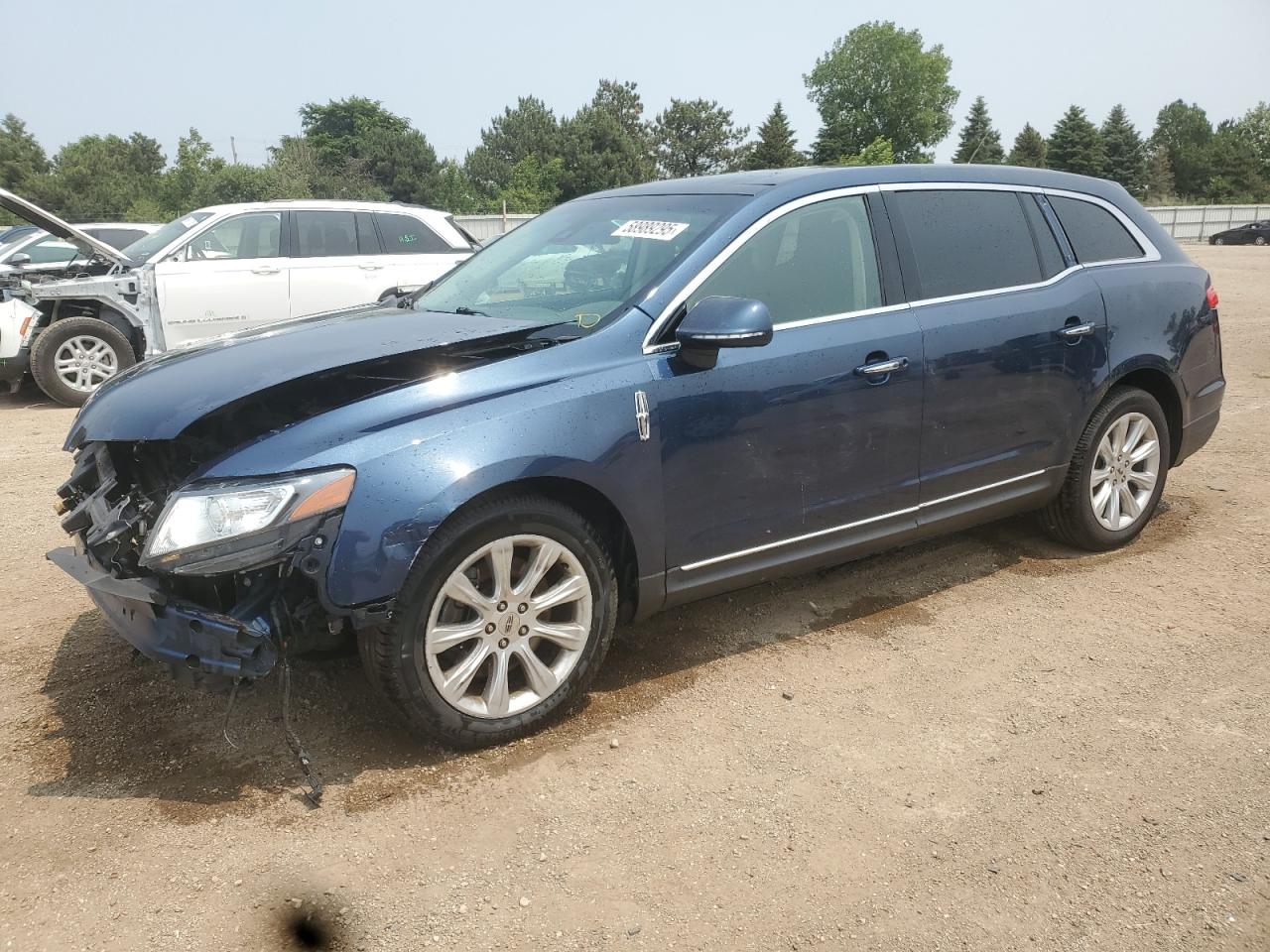 2017 Lincoln Mkt იყიდება Elgin-ში, IL - Front End