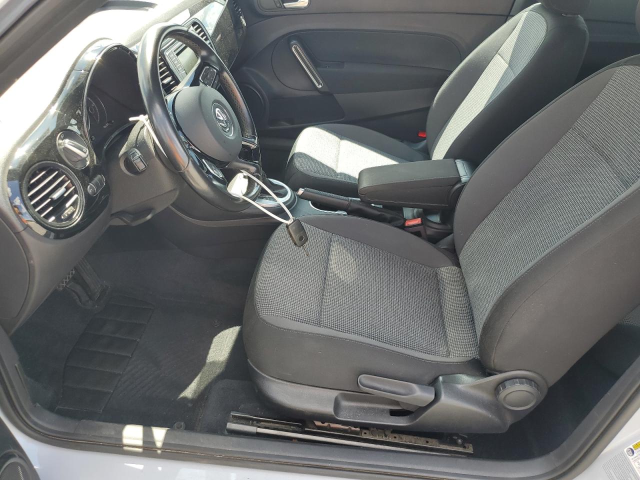 2018 Volkswagen Beetle S VIN: 3VWFD7AT0JM703383 Lot: 62287025