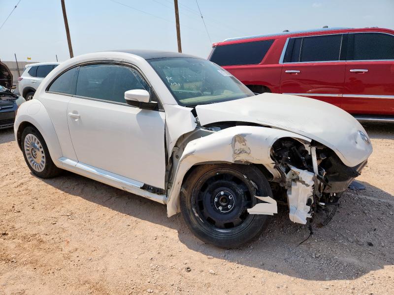 Hatchbacks VOLKSWAGEN BEETLE 2013 White