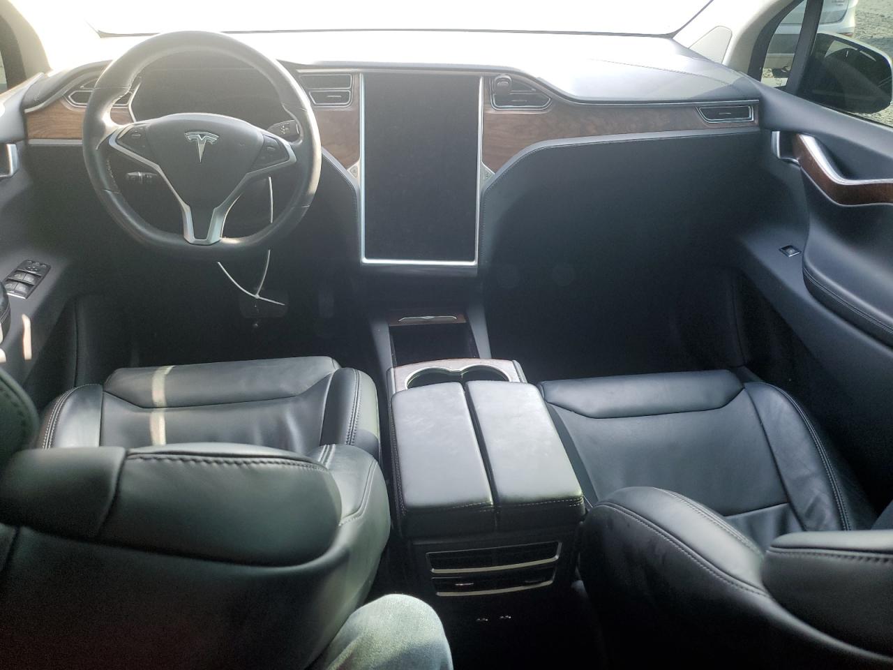 2017 Tesla Model X VIN: 5YJXCBE29HF055216 Lot: 57645455