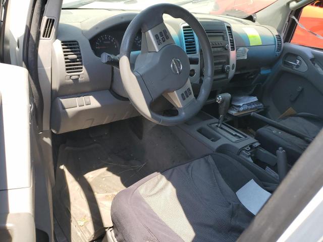 Pickups NISSAN FRONTIER 2014 Biały