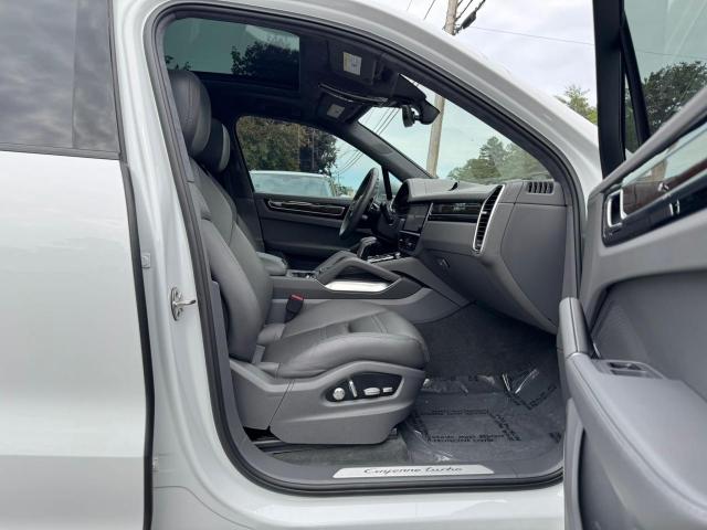  PORSCHE CAYENNE 2019 White
