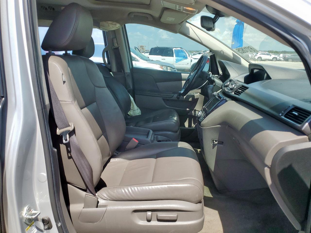 2022 Honda Odyssey Exl VIN: 5FNRL5H60EB046800 Lot: 61212625