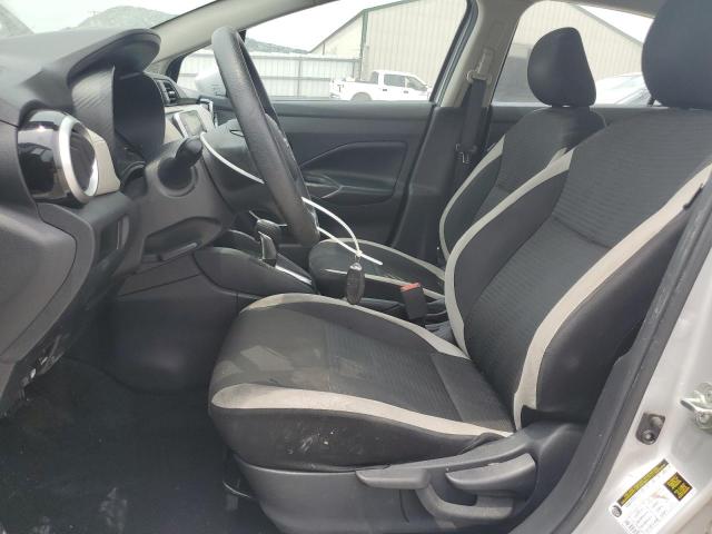  NISSAN VERSA 2020 Серебристый