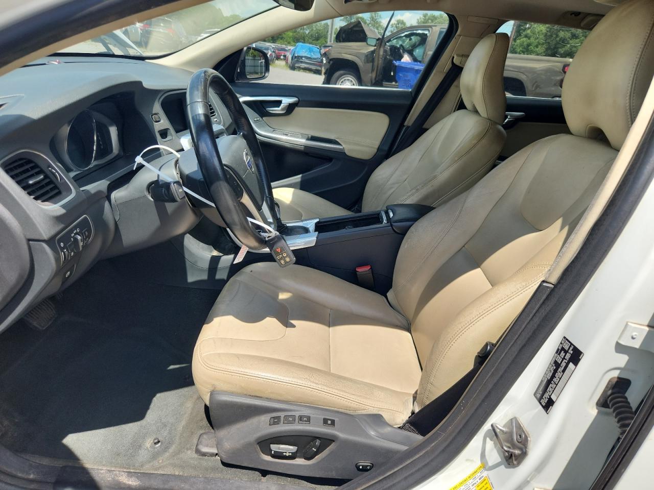 2017 Volvo V60 T5 Premier VIN: YV140MEKXH1369502 Lot: 61730385