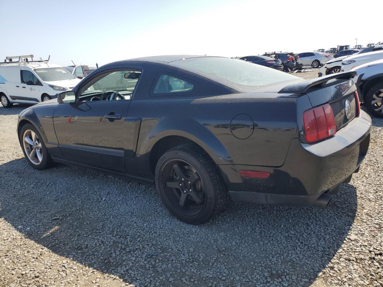 FORD MUSTANG 2008 VIN 1ZVHT82H885112813 фото 2