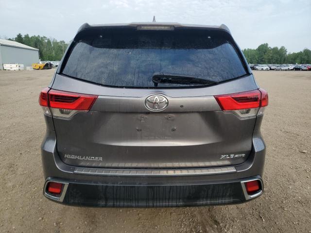2018 TOYOTA HIGHLANDER SE  