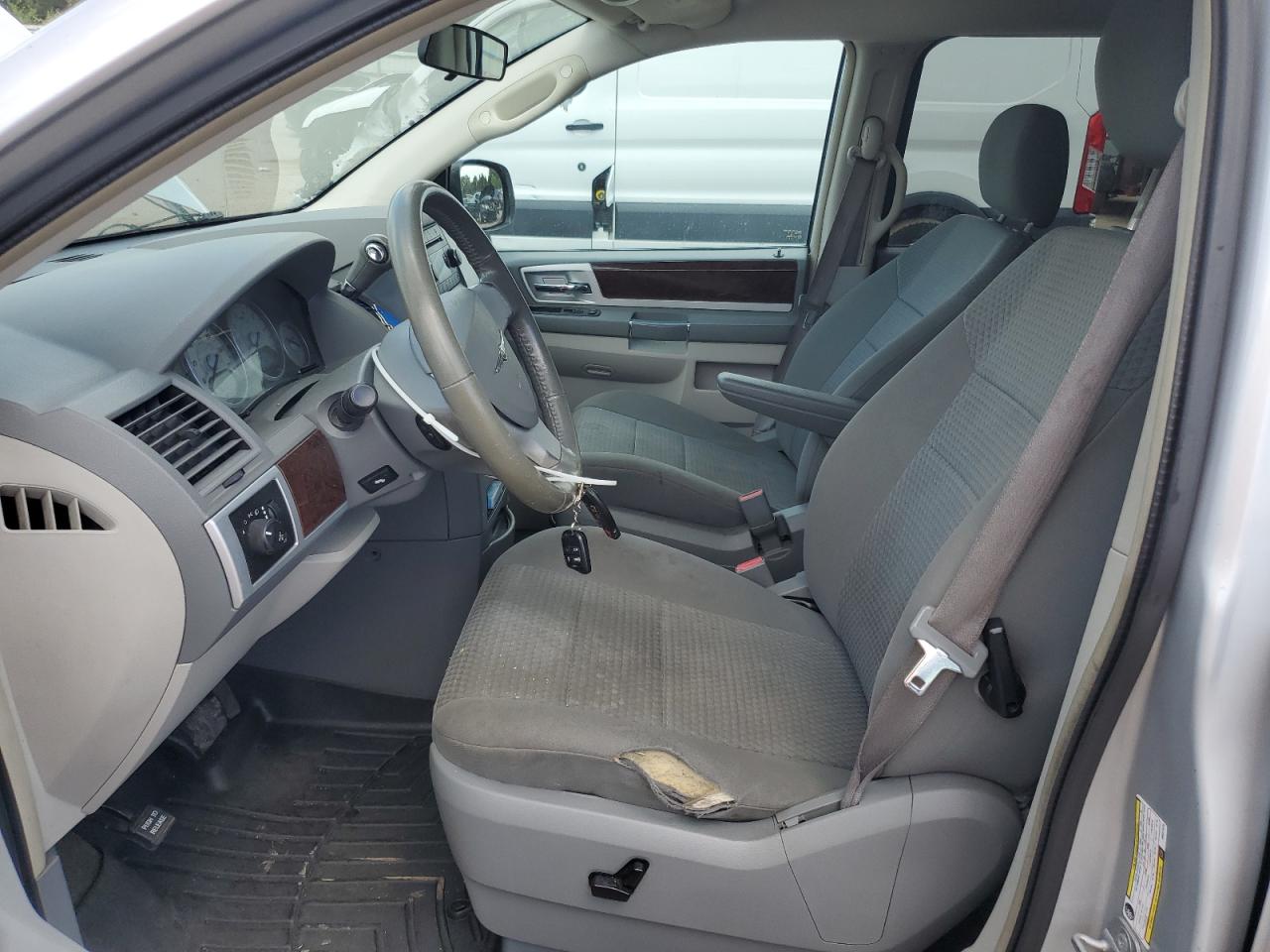 2010 Chrysler Town & Country Touring VIN: 2A4RR5D12AR221470 Lot: 84046075