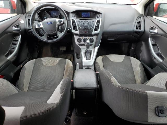 Sedans FORD FOCUS 2012 Czerwony