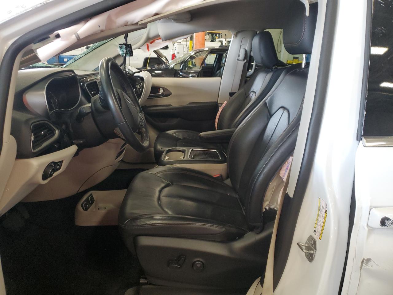 2020 Chrysler Pacifica Touring L Plus VIN: 2C4RC1EG5LR210940 Lot: 62493605