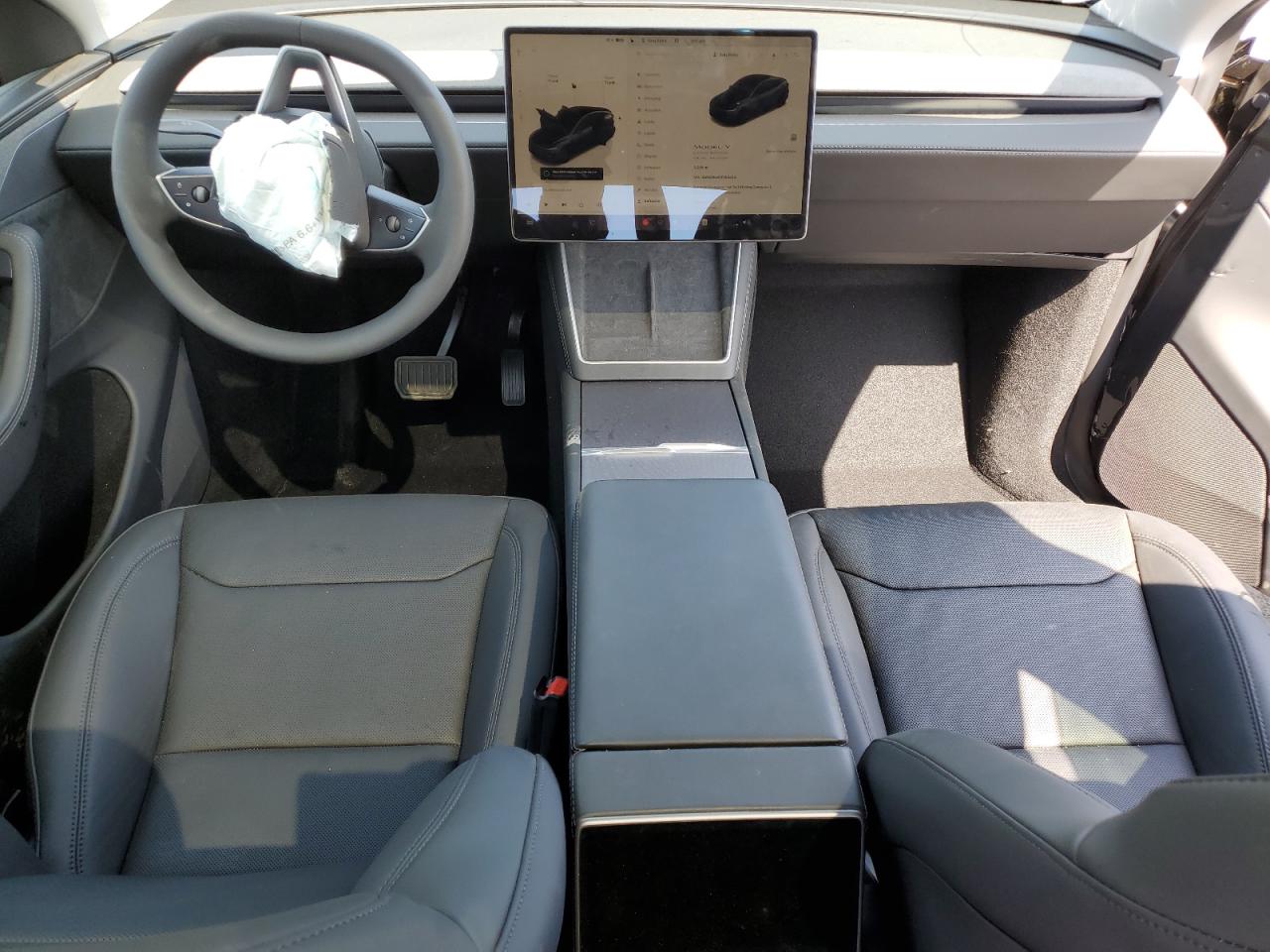 2026 Tesla Model Y VIN: 7SAYGDEE9TF353453 Lot: 62315775