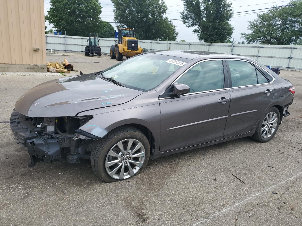 2015 Toyota Camry Le продається в Moraine, OH - All Over