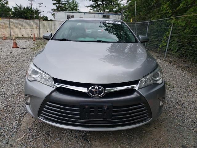  TOYOTA CAMRY 2015 Серебристый