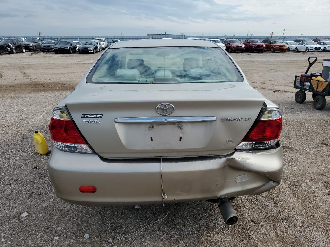 2005 Toyota Camry Le VIN: 4T1BF32K75U094235 Lot: 61254605