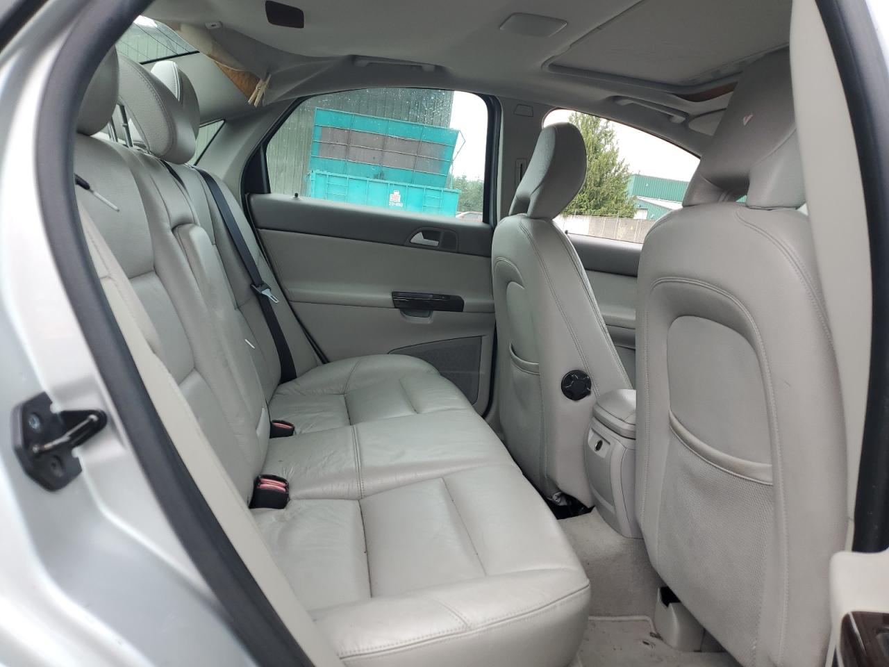 2005 Volvo S40 2.4I VIN: YV1MS390752075977 Lot: 60410725
