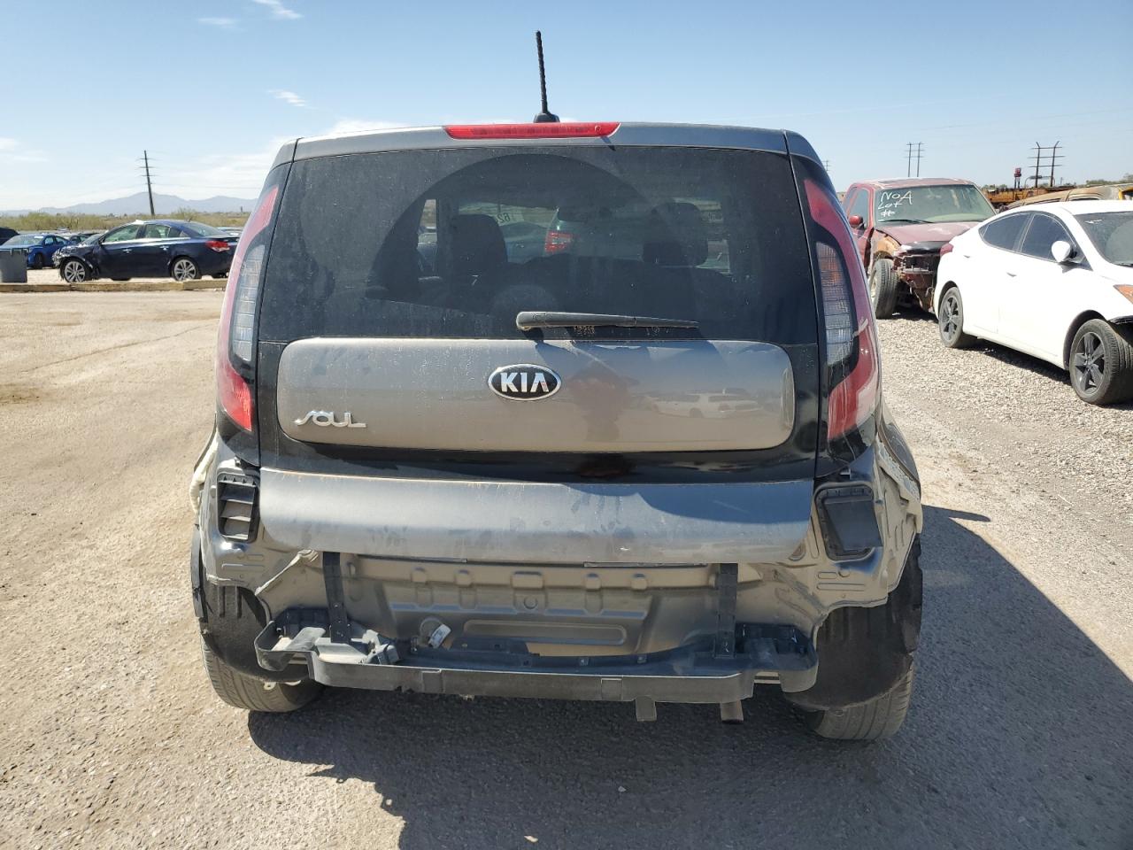 KIA SOUL 2018 VIN KNDJN2A23J7583626 photo 6