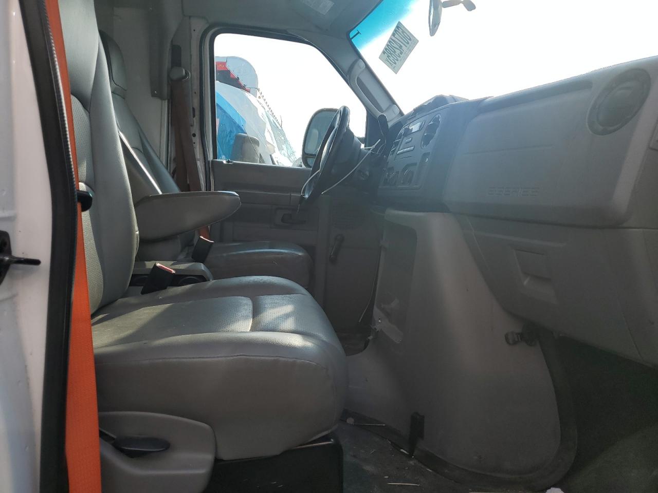 2016 Ford Econoline E350 Super Duty Cutaway Van VIN: 1FDWE3FS4GDC51639 Lot: 70987915