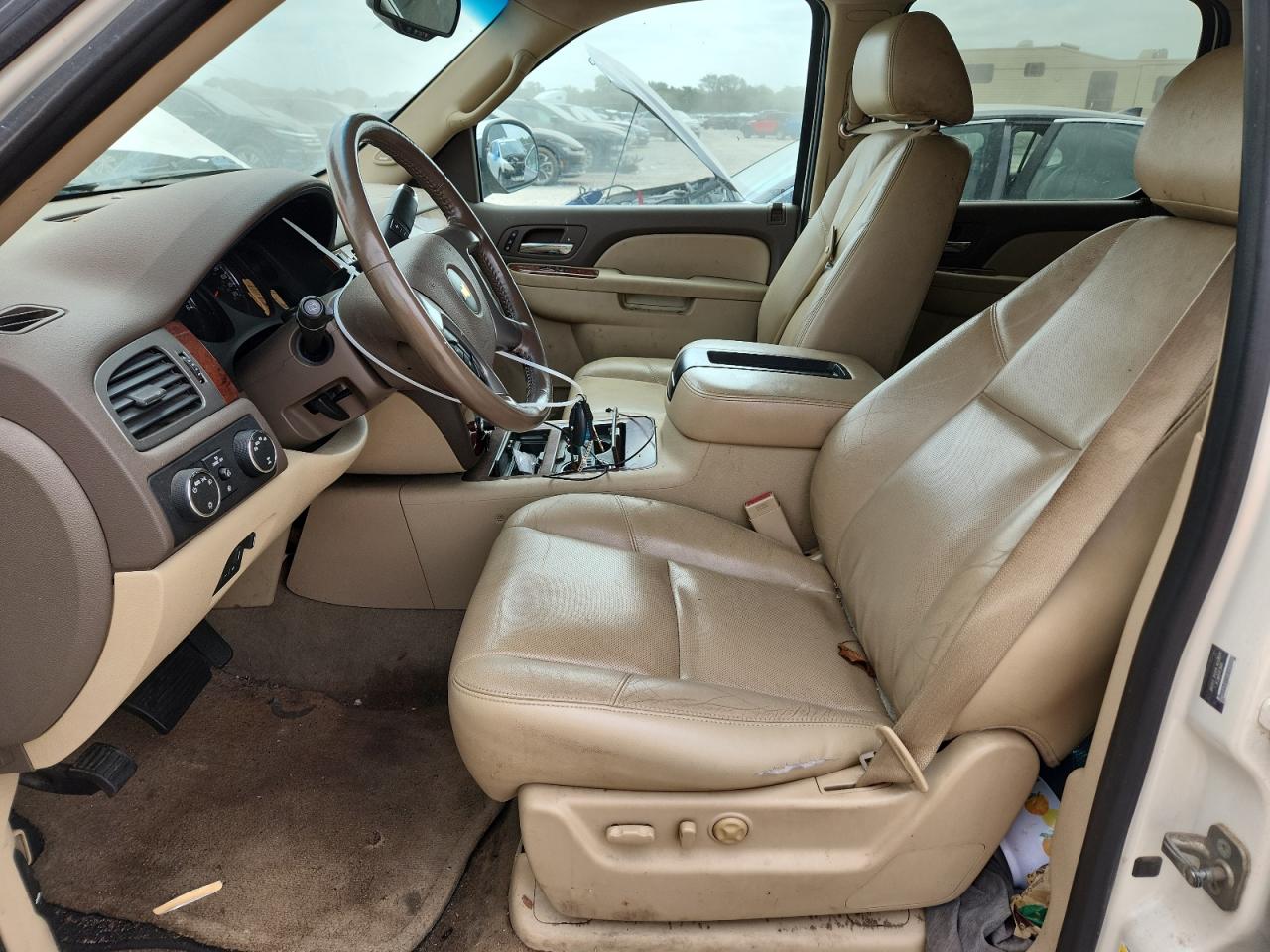2012 Chevrolet Suburban K1500 Ltz VIN: 1GNSKKE7XCR106323 Lot: 60630435