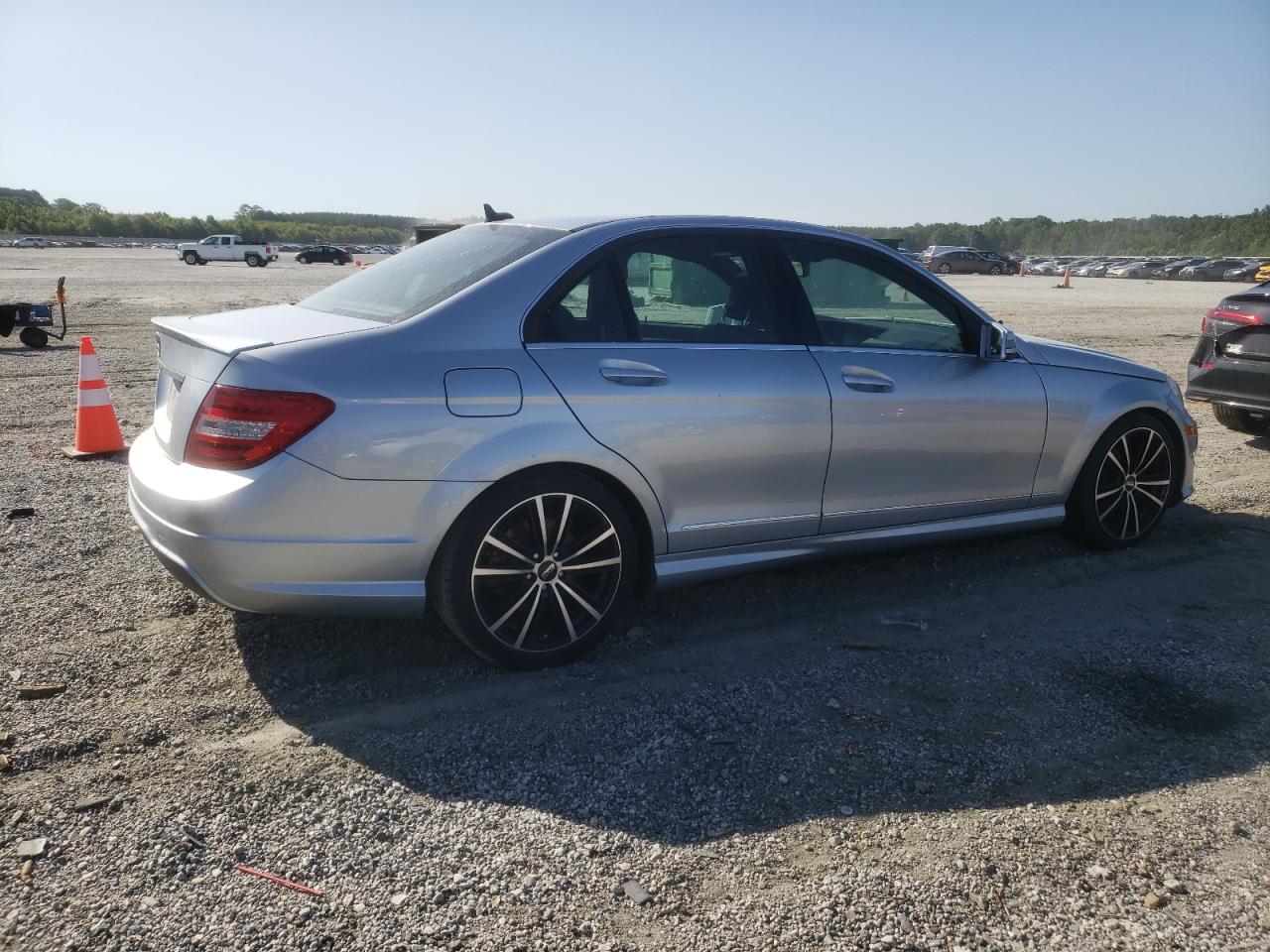 2013 Mercedes-Benz C 250 VIN: WDDGF4HBXDA775079 Lot: 61615805
