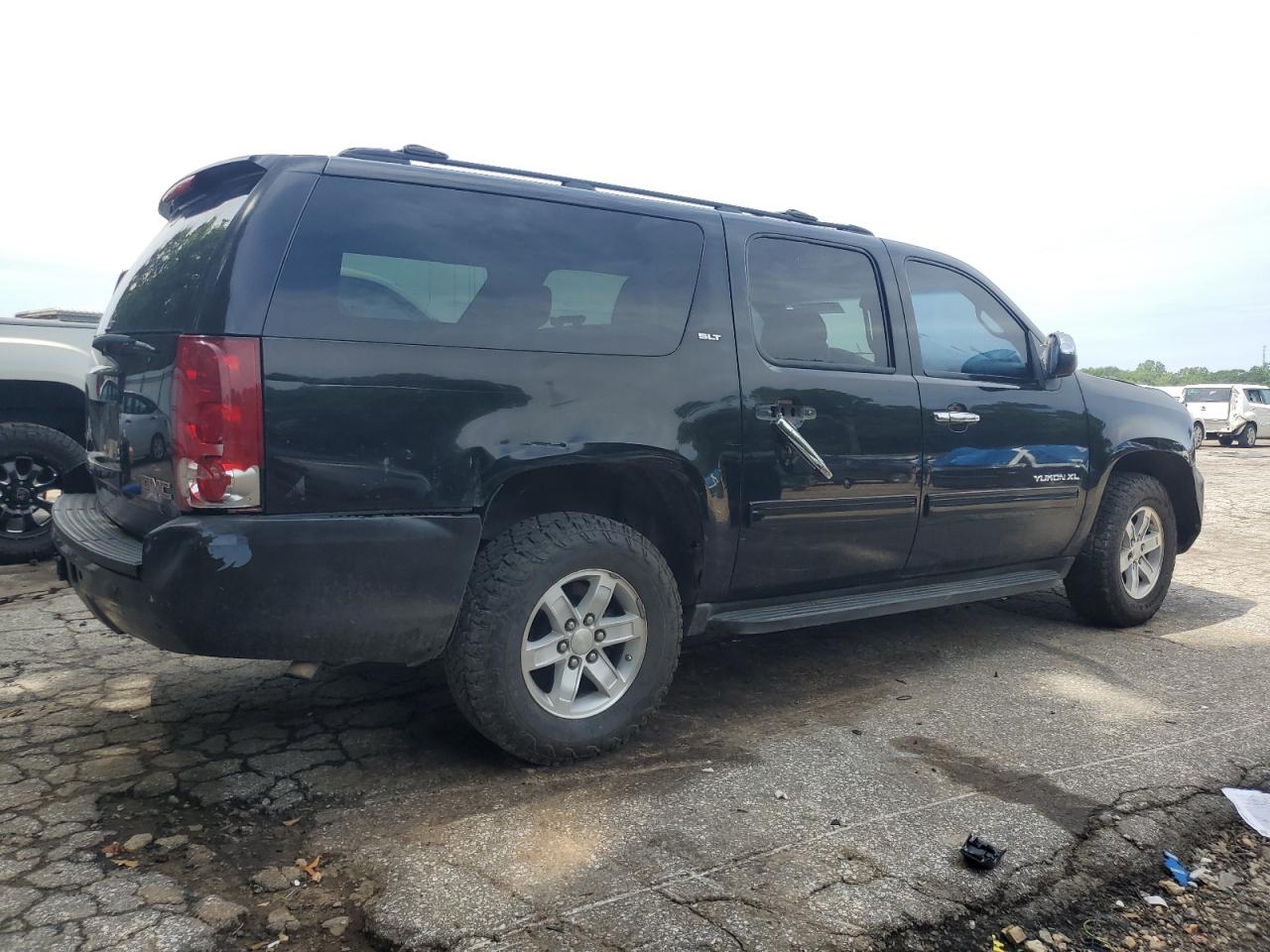 GMC YUKON 2011 VIN 1GKS2KE32BR400565 фото 3